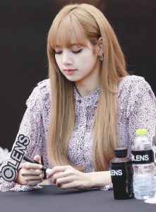 Hình ảnh Lisa đẹp cute