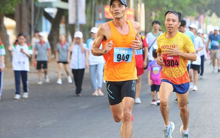 Khi muốn nâng cao trình độ như vận động viên chuyên nghiệp bạn nên thực hiện các bài tập chuyên sâu như chạy tốc độ, xen kẽ