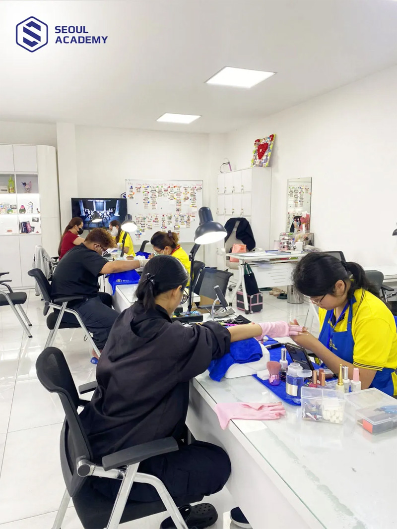 hoc nail o dau uy tin